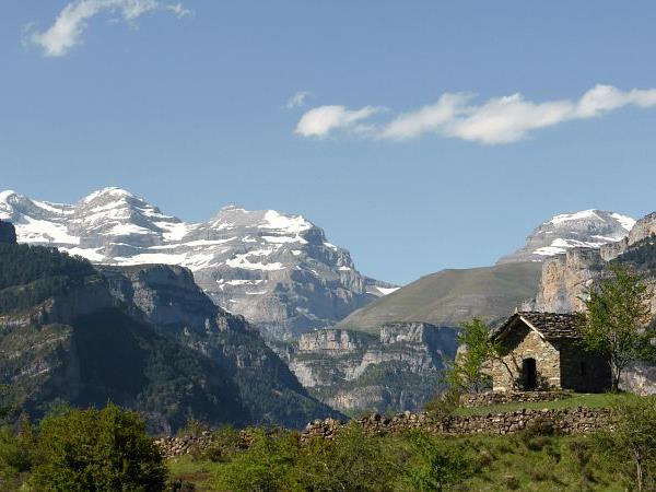 Learn Spanish and walking vacation, Spanish Pyrenees