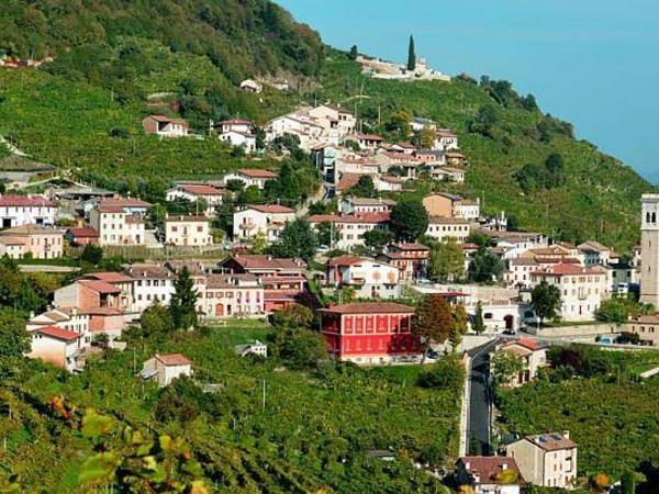 Walking the Prosecco Hills, Trekking the Prosecco Hills, Italy