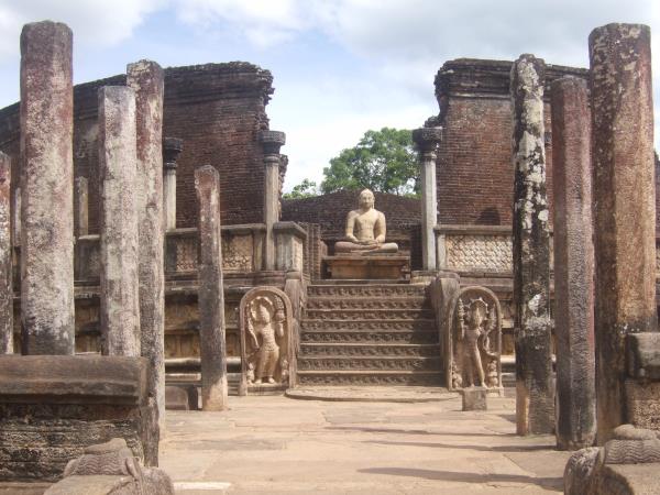 Complete tour of Sri Lanka, tailor made