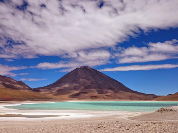 Bolivia salt lakes, lagunas & volcanoes vacation