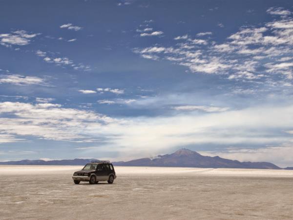 Bolivia salt lakes, lagunas & volcanoes vacation