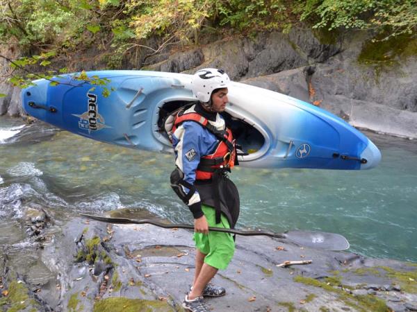 Kayaking vacations in the French Alps