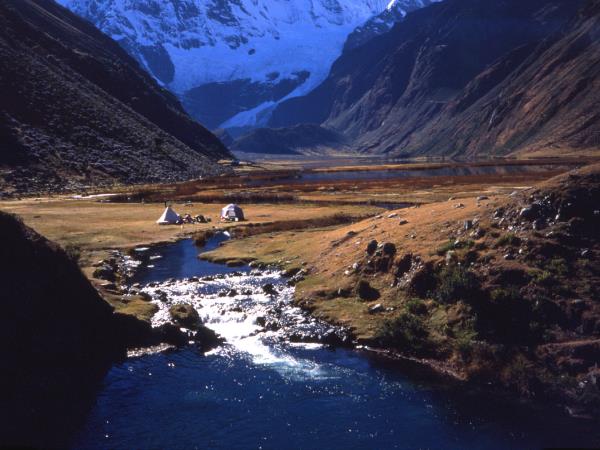 Cordillera Huayhuash trekking vacation