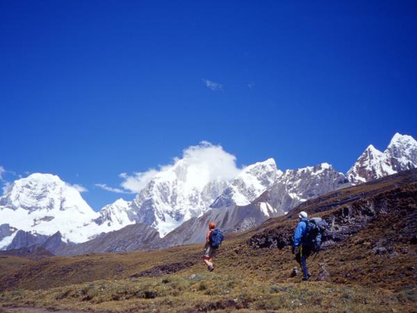 Cordillera Huayhuash trekking vacation