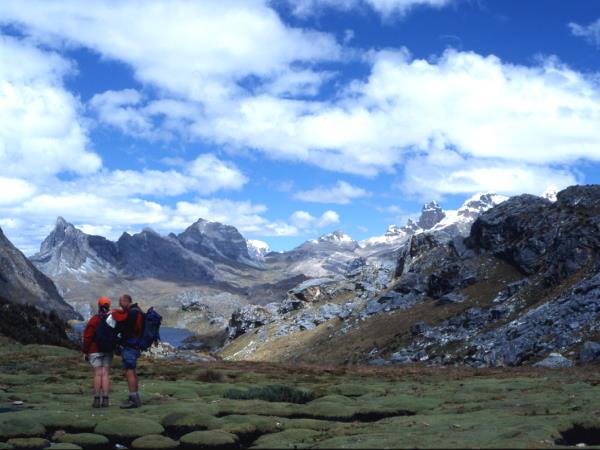Cordillera Huayhuash trekking vacation