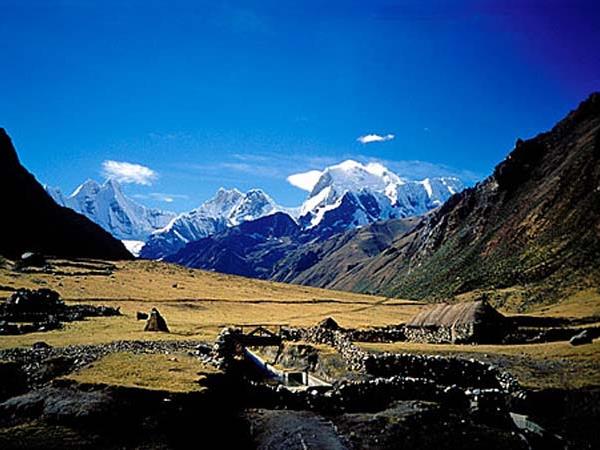 Cordillera Huayhuash trekking vacation
