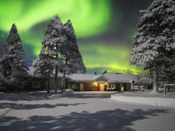 Northern Lights activity break in Finland, Arctic Hills