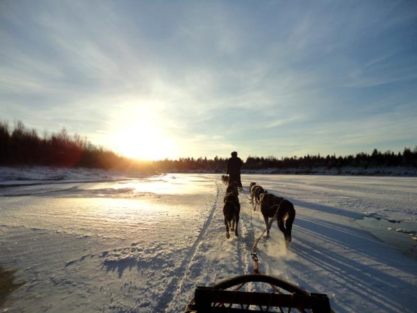 Northern Lights activity break in Finland, Arctic Hills