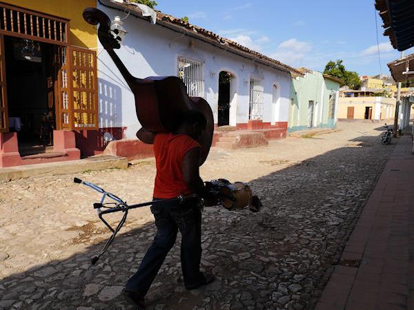 Cuba holiday, West to East