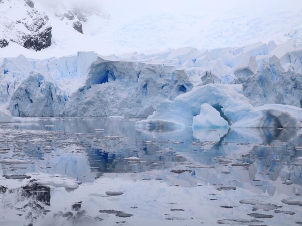 Antarctic Peninsula crossing the Polar Circle cruise