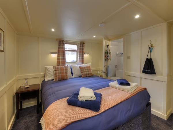 Scotland cruise vacation, private charter