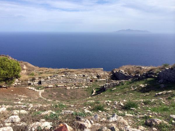 Self guided hiking vacation in Santorini and Naxos, Greece