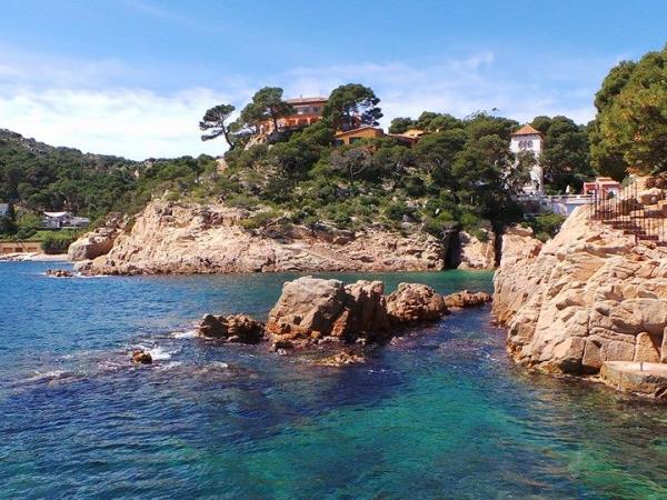 Cycling tour in Catalonia for food lovers, Spain