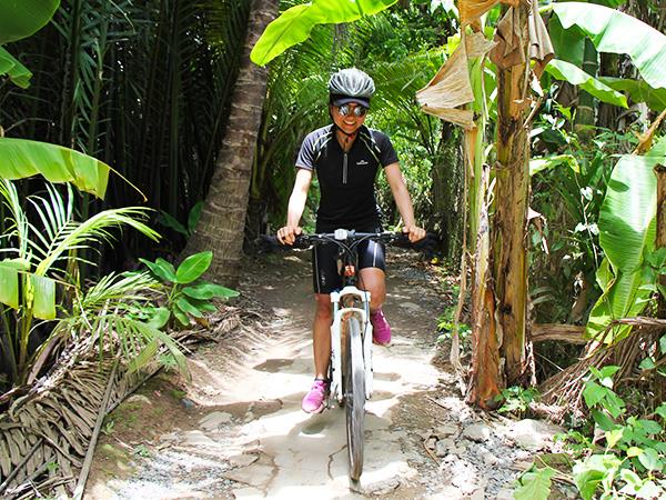 Cambodia & Vietnam community cycling vacation