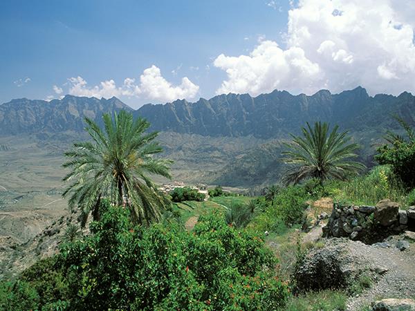 Oman cycling & trekking vacation