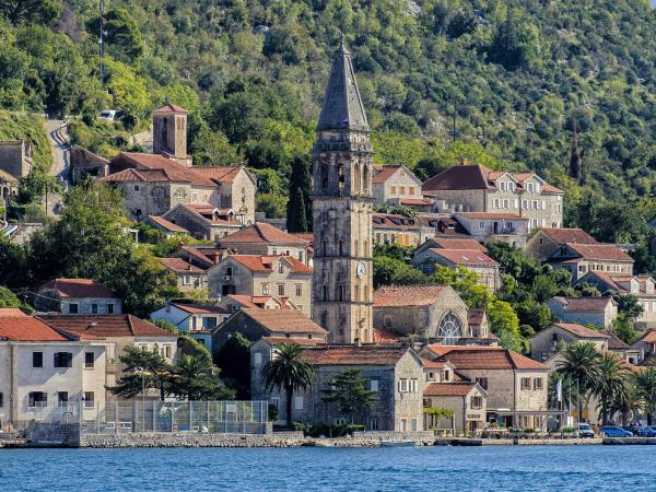 Montenegro hiking vacation