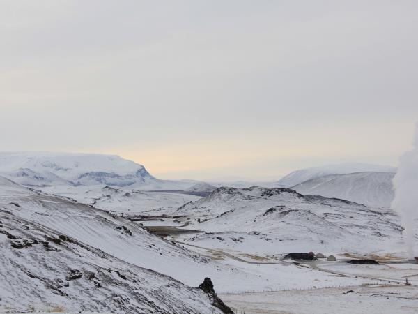 Iceland northern lights and snowshoeing vacation