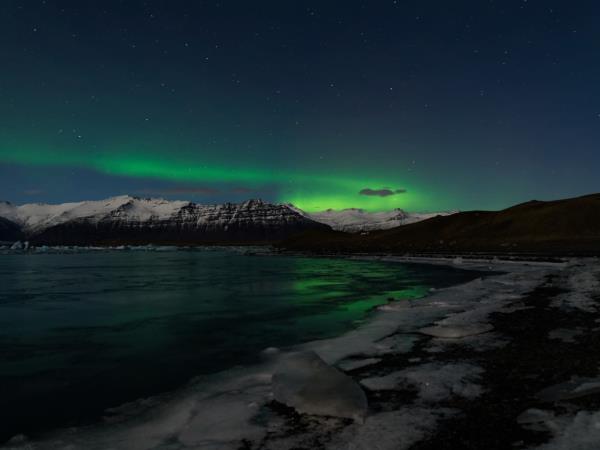 Iceland northern lights and snowshoeing vacation