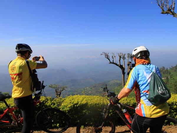 Sri Lanka highlights biking vacation