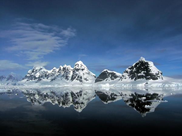 Patagonia and Antarctica, fly and cruise