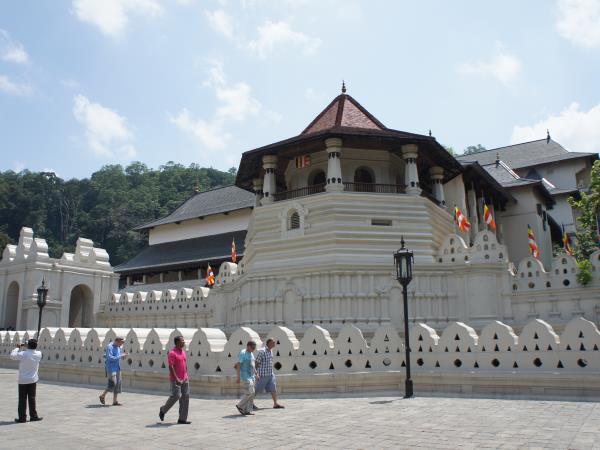 Sri Lanka on a shoestring