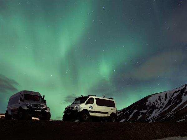 Iceland new year vacation, Northern Lights explorer