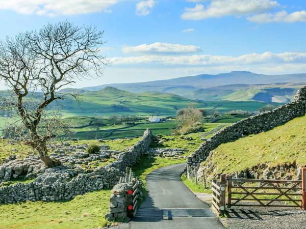 Yorkshire Dales hiking vacation