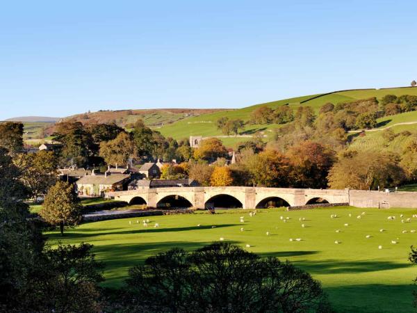 Yorkshire Dales hiking vacation
