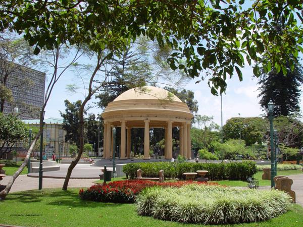 Costa Rica bespoke vacation, wildlife and volcanoes