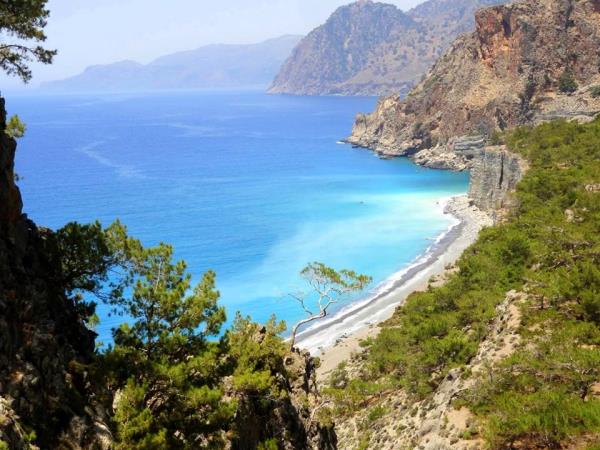 Greek Islands hiking vacation in West Crete & Santorini