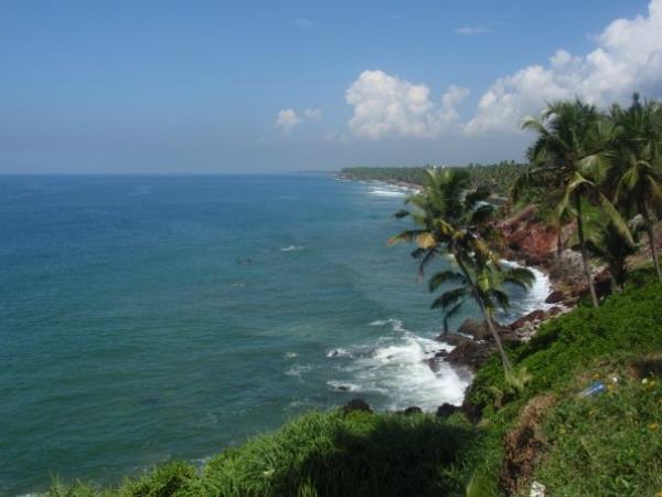Backwaters of Kerala, spice gardens & beach vacation