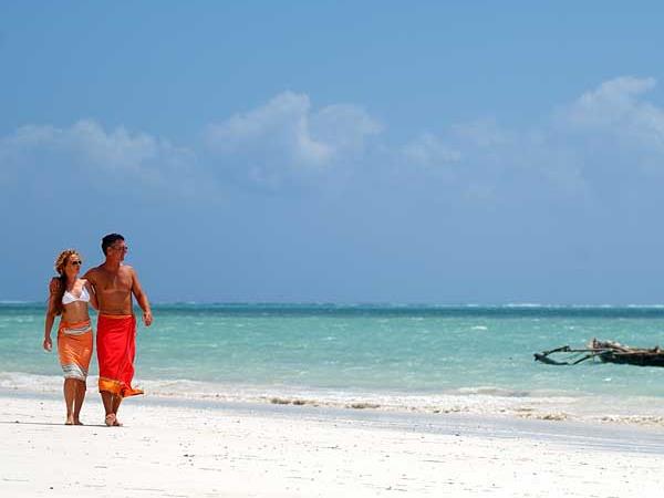 Kenya vacations, safari and beach vacation