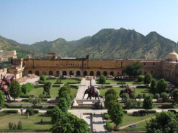 India tour, Taj, tigers and Ganges vacation
