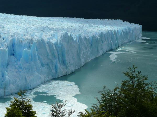 Patagonian glaciers vacation with ice trekking
