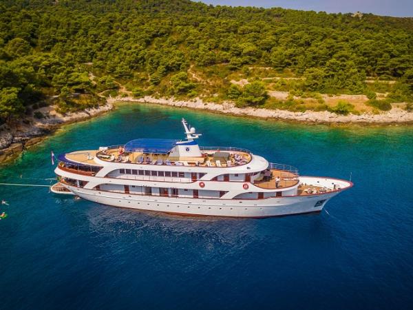 Split cruises