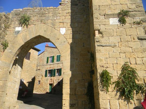 Tuscany hiking vacation, Italy