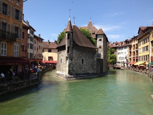 Geneva to Annecy cycling vacation in the French Alps