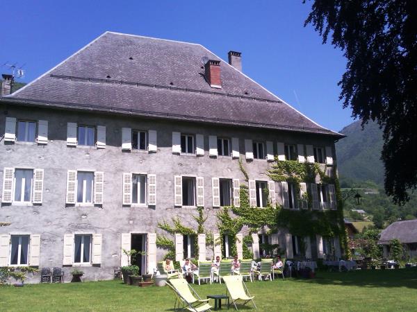 Geneva to Annecy cycling vacation in the French Alps