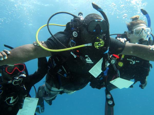 Divemaster and instructor courses in the Caribbean