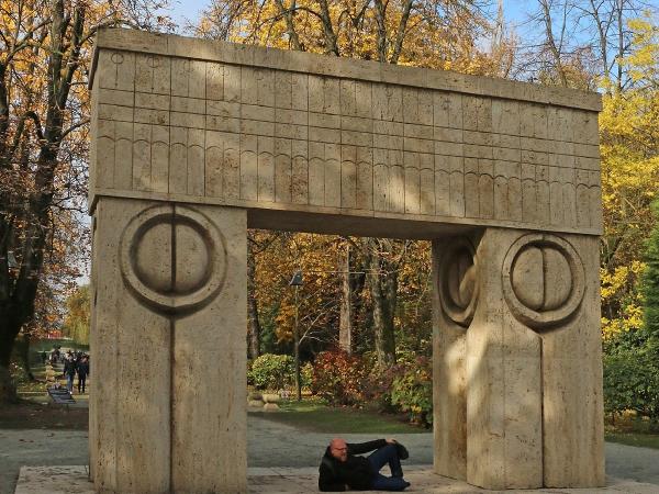 Romania tailormade tour, religion, arts & crafts