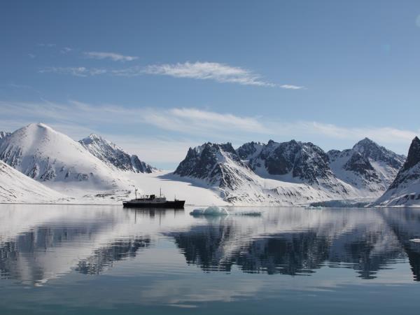 Svarlbard luxury cruise in the Arctic