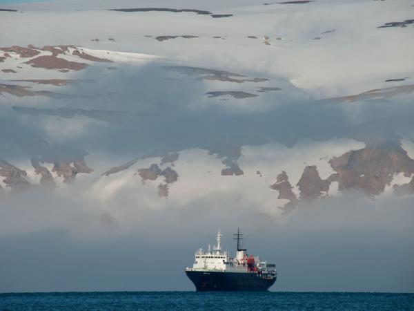 Svarlbard luxury cruise in the Arctic 