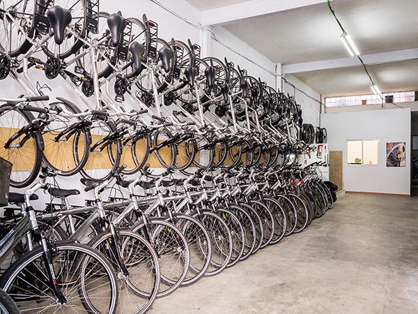 Cycling tour in Catalonia for food lovers, Spain