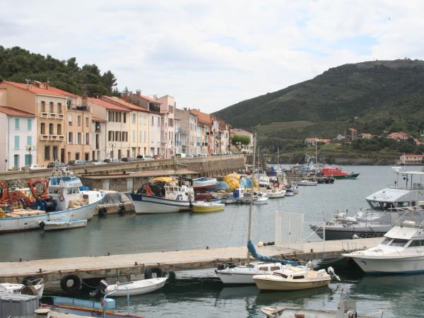 Catalonia cycling tours, beach & mountains