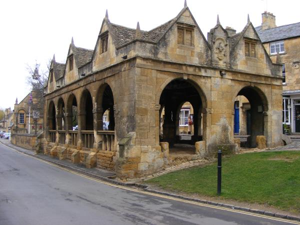 Cotswolds Way self guided walking vacation, England