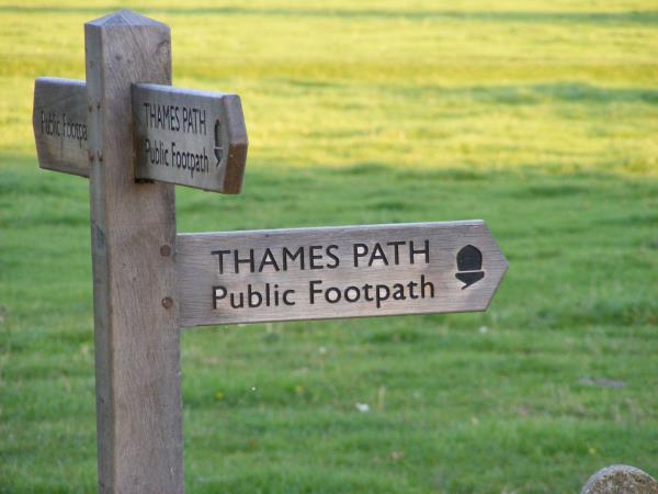 The Thames Path Source to Oxford walk, England