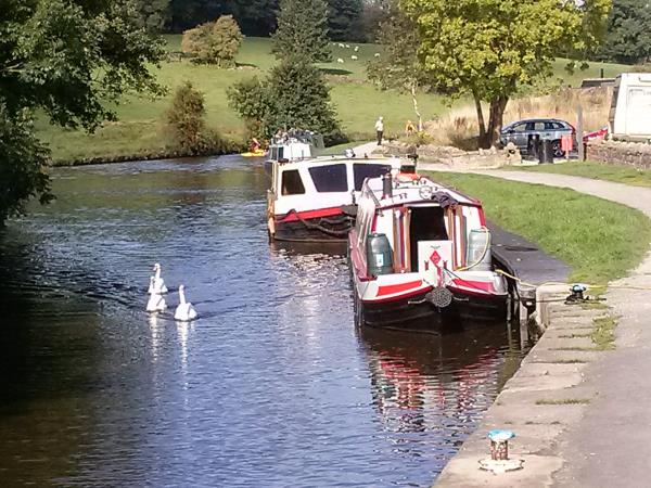 The Leeds and Liverpool Canal hiking holiday, England