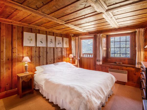 French Alps chalet sleeping 8 - 12