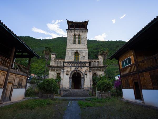 Yunnan trekking holiday, Mt Meili to Cizhong