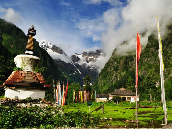Yunnan trekking holiday, Mt Meili to Cizhong